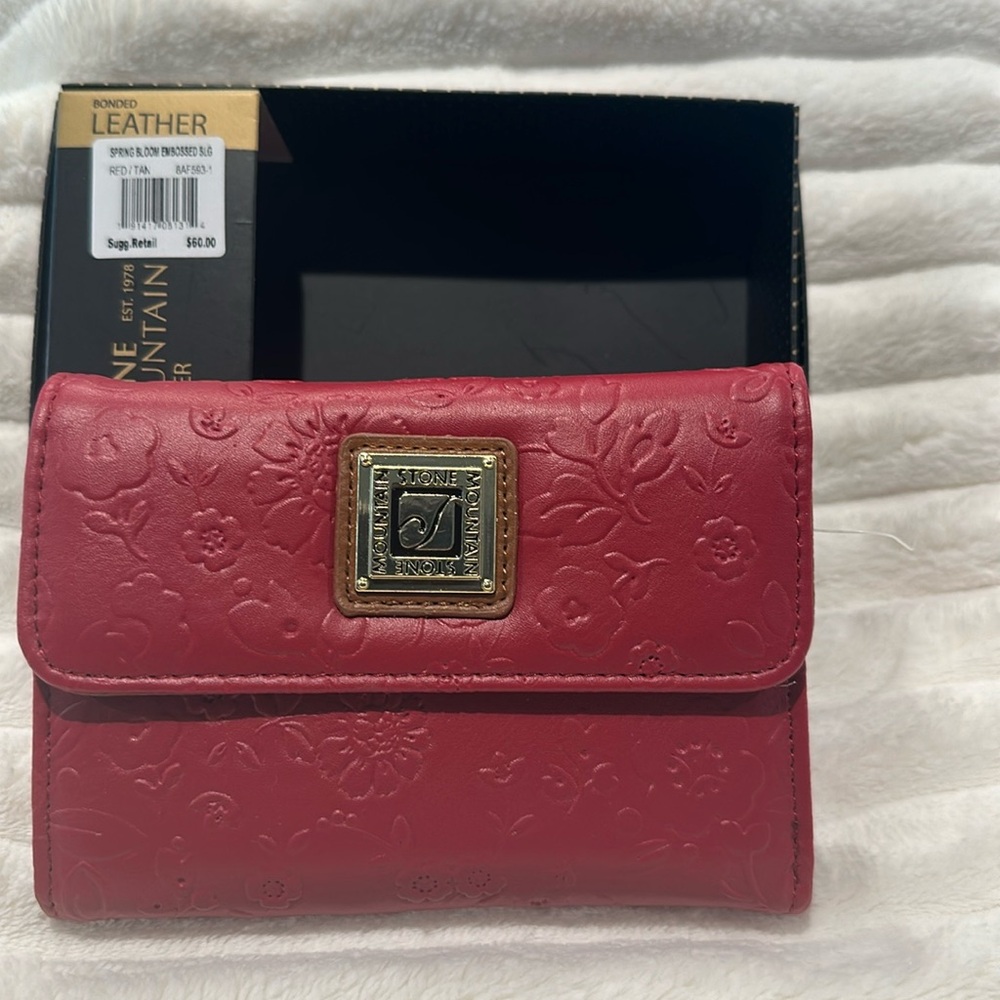 NWT Stone Mountain Bonded Leather Tri-Fold Wallet with 16 card slots,ID and Bill